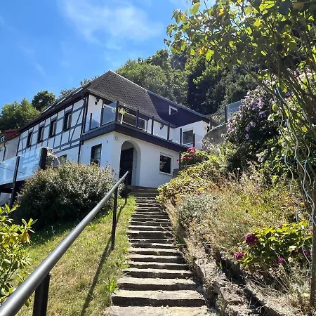 Saechsische-schweiz-ferienhaus-wohnung-1-mit-elbblick-sauna-und-kamin Konigstein an der Elbe