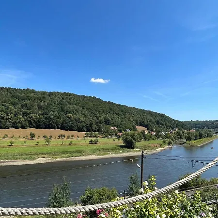 Saechsische-schweiz-ferienhaus-wohnung-1-mit-elbblick-sauna-und-kamin Konigstein an der Elbe