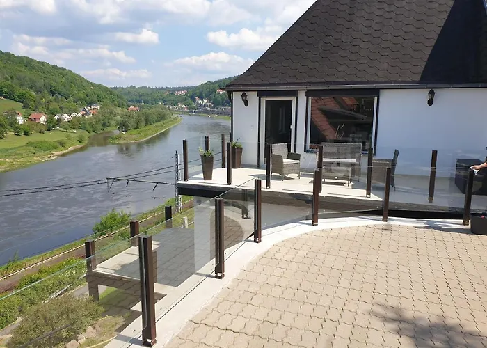 Saechsische-schweiz-ferienhaus-wohnung-1-mit-elbblick-sauna-und-kamin