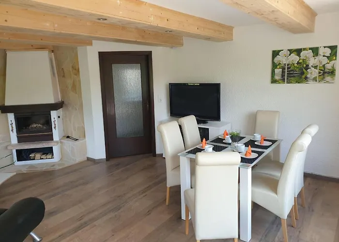 شقة Saechsische-schweiz-ferienhaus-wohnung-1-mit-elbblick-sauna-und-kamin