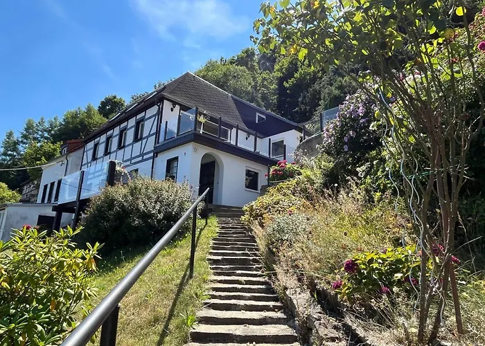 Saechsische-schweiz-ferienhaus-wohnung-1-mit-elbblick-sauna-und-kamin كونيجشتاين آن دير إلب